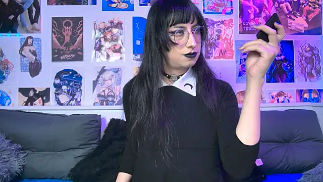 Snapshot of snowblack_ chatting on 10-01-25, 02:34 snowblack online show from 10-01-25, 02:34