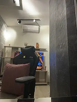 LunaBaker-1 online show from 12-13-25, 07:53