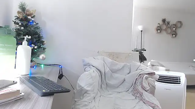 MIYESSI online show from 01-15-26, 05:27