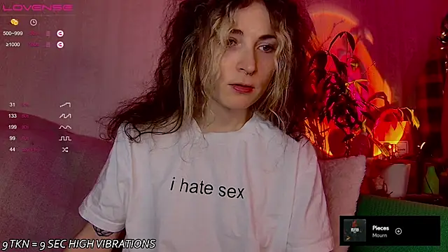 IttyKitty online show from 12-14-25, 10:47