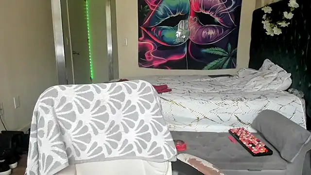 YasmineMinaj online show from 04-04-26, 04:59