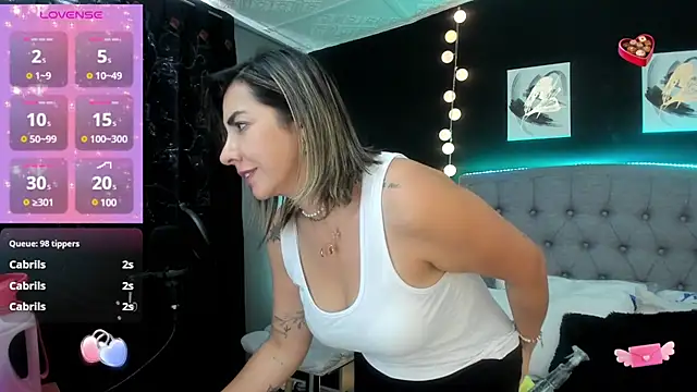 Snapshot of Isabella_lt chatting on 02-10-25, 08:42 Isabella lt online show from 02-10-25, 08:42