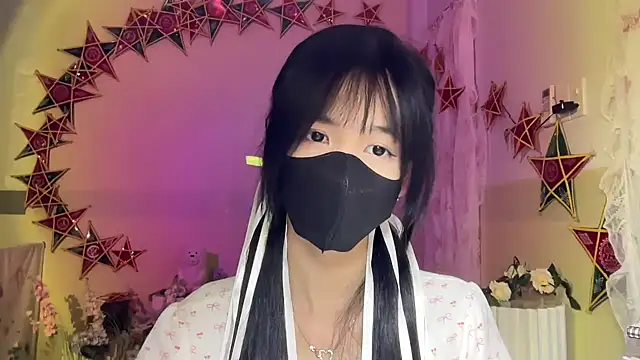 Snapshot of Your-Sunshine chatting on 09-30-25, 04:34 Your-Sunshine online show from 09-30-25, 04:34
