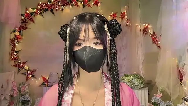 Snapshot of Your-Sunshine chatting on 10-06-25, 04:04 Your-Sunshine online show from 10-06-25, 04:04