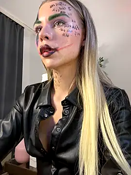 Snapshot of KittyKatyDream chatting on 11-01-25, 04:20 KittyKatyDream online show from 11-01-25, 04:20