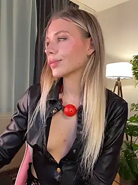 Snapshot of KittyKatyDream chatting on 01-06-26, 05:38 KittyKatyDream online show from 01-06-26, 05:38