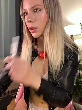 Snapshot of KittyKatyDream chatting on 01-10-26, 03:36 KittyKatyDream online show from 01-10-26, 03:36