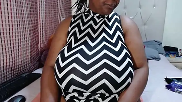 Snapshot of CHOCOLATEDARKBUSTYX chatting on 10-31-25, 06:03 CHOCOLATEDARKBUSTYX online show from 10-31-25, 06:03