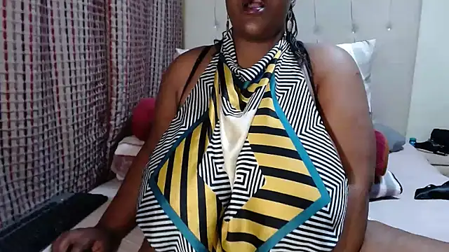 Snapshot of CHOCOLATEDARKBUSTYX chatting on 11-23-25, 06:30 CHOCOLATEDARKBUSTYX online show from 11-23-25, 06:30