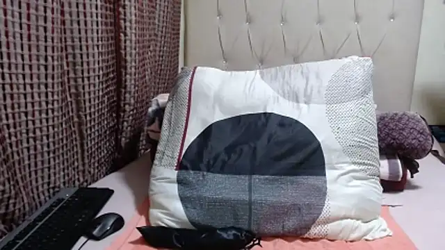 Snapshot of CHOCOLATEDARKBUSTYX chatting on 11-27-25, 07:16 CHOCOLATEDARKBUSTYX online show from 11-27-25, 07:16