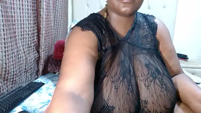 Snapshot of CHOCOLATEDARKBUSTYX chatting on 01-15-26, 06:00 CHOCOLATEDARKBUSTYX online show from 01-15-26, 06:00