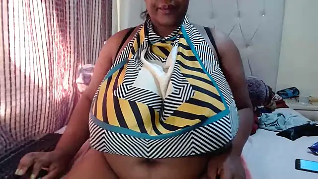 Snapshot of CHOCOLATEDARKBUSTYX chatting on 04-04-26, 02:25 CHOCOLATEDARKBUSTYX online show from 04-04-26, 02:25