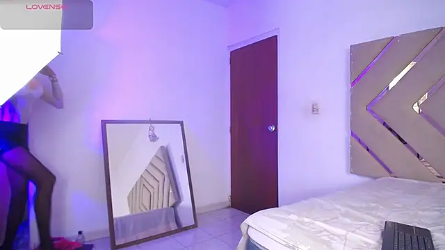 Raven foxter1 online show from 12-13-24, 04:22