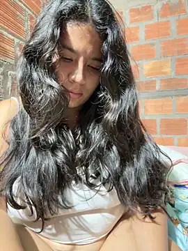 moncerrat luna online show from 02-11-25, 06:11