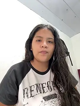 Snapshot of moncerrat_luna chatting on 05-18-26, 09:20 moncerrat luna online show from 05-18-26, 09:20