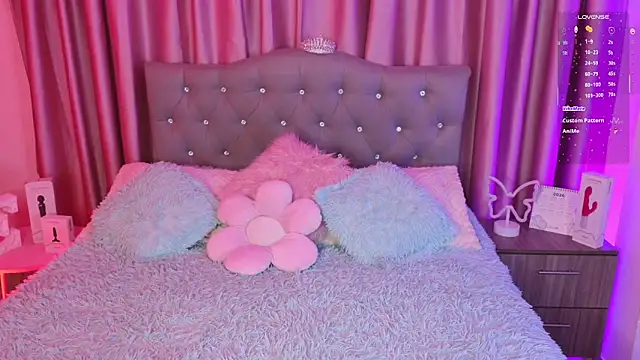 Snapshot of Emiily_Scott1 chatting on 07-17-26, 02:07 Emiily Scott1 online show from 07-17-26, 02:07