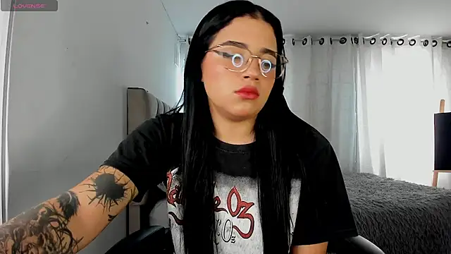 aliice walker  online show from 11-16-25, 07:19