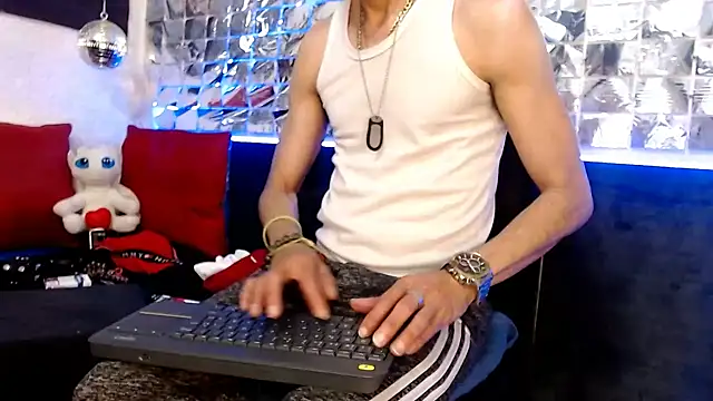 Snapshot of Mensecret69 chatting on 01-25-25, 12:27 Mensecret69 online show from 01-25-25, 12:27