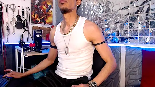 Snapshot of Mensecret69 chatting on 02-13-25, 06:27 Mensecret69 online show from 02-13-25, 06:27