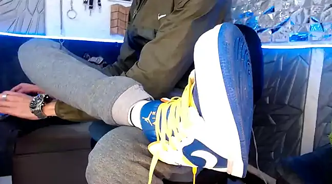 Snapshot of Mensecret69 chatting on 02-26-25, 02:48 Mensecret69 online show from 02-26-25, 02:48