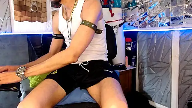 Snapshot of Mensecret69 chatting on 03-20-25, 03:13 Mensecret69 online show from 03-20-25, 03:13