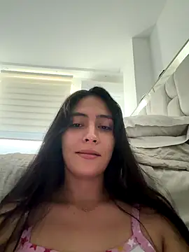Snapshot of Sophie__Foxxx chatting on 12-16-25, 04:12 Sophie Foxxx online show from 12-16-25, 04:12