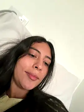 Snapshot of Sophie__Foxxx chatting on 12-19-25, 11:06 Sophie Foxxx online show from 12-19-25, 11:06