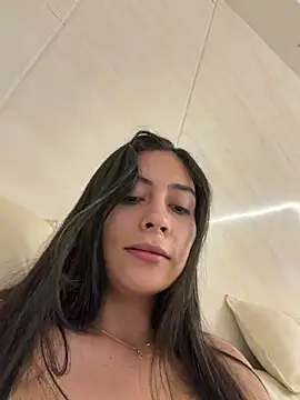 Snapshot of Sophie__Foxxx chatting on 12-22-25, 11:35 Sophie Foxxx online show from 12-22-25, 11:35