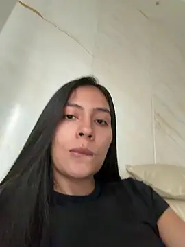 Snapshot of Sophie__Foxxx chatting on 02-13-26, 12:12 Sophie Foxxx online show from 02-13-26, 12:12