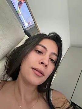 Snapshot of Sophie__Foxxx chatting on 02-26-26, 05:34 Sophie Foxxx online show from 02-26-26, 05:34