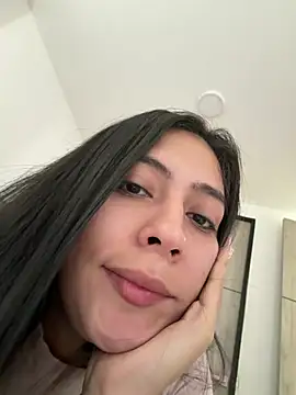 Snapshot of Sophie__Foxxx chatting on 02-27-26, 04:40 Sophie Foxxx online show from 02-27-26, 04:40