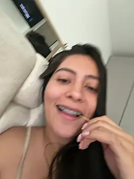 Snapshot of Sophie__Foxxx chatting on 03-11-26, 05:41 Sophie Foxxx online show from 03-11-26, 05:41