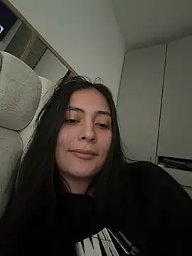 Snapshot of Sophie__Foxxx chatting on 03-20-26, 09:08 Sophie Foxxx online show from 03-20-26, 09:08