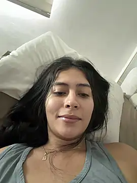 Snapshot of Sophie__Foxxx chatting on 04-10-26, 01:38 Sophie Foxxx online show from 04-10-26, 01:38