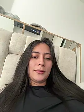 Snapshot of Sophie__Foxxx chatting on 04-17-26, 09:18 Sophie Foxxx online show from 04-17-26, 09:18