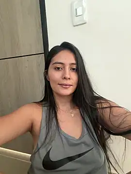 Snapshot of Sophie__Foxxx chatting on 04-19-26, 06:10 Sophie Foxxx online show from 04-19-26, 06:10