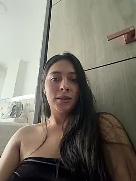 Snapshot of Sophie__Foxxx chatting on 04-20-26, 03:37 Sophie Foxxx online show from 04-20-26, 03:37