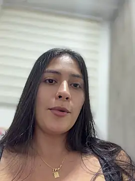 Snapshot of Sophie__Foxxx chatting on 04-22-26, 04:26 Sophie Foxxx online show from 04-22-26, 04:26