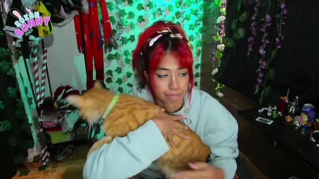 Roxanbunny1 online show from 02-23-25, 12:37