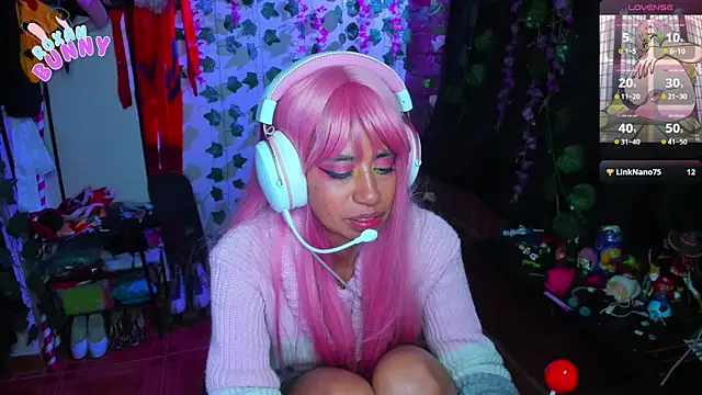 Roxanbunny1 online show from 03-18-25, 05:52