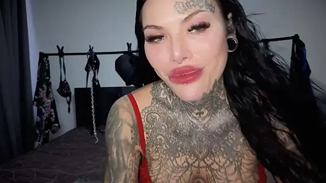 claudiacvc95 online show from 04-11-26, 07:45