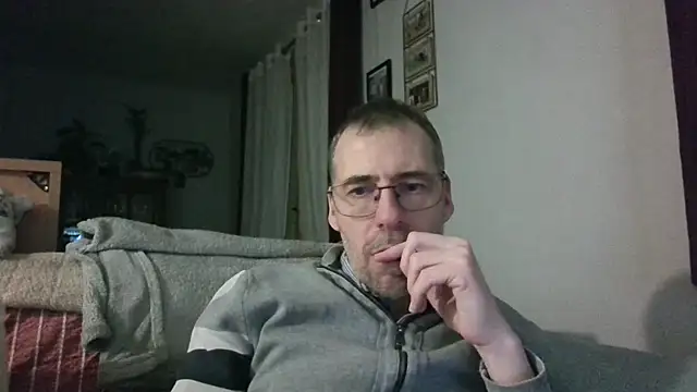 ptitcanard60600 online show from 03-12-26, 12:28