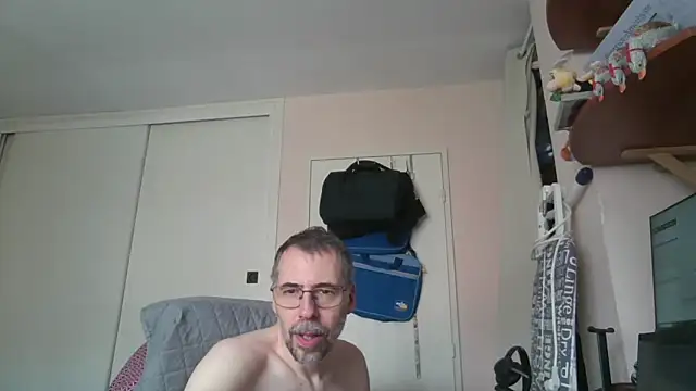 Snapshot of ptitcanard60600 chatting on 06-04-26, 11:27 ptitcanard60600 online show from 06-04-26, 11:27