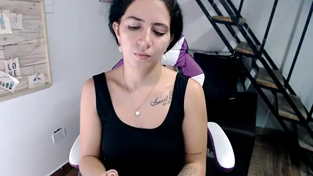 samantha baby  online show from 12-18-25, 05:52