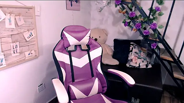 samantha baby  online show from 07-07-26, 05:39