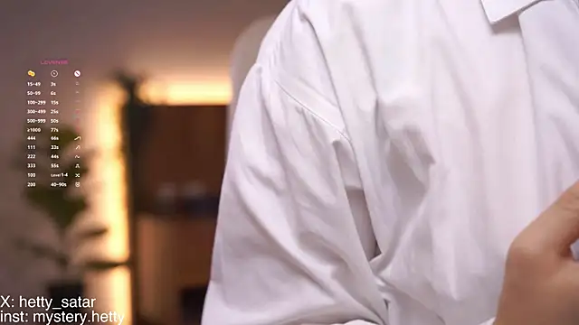 Snapshot of Hetty_satar chatting on 10-16-25, 12:33 Hetty satar online show from 10-16-25, 12:33