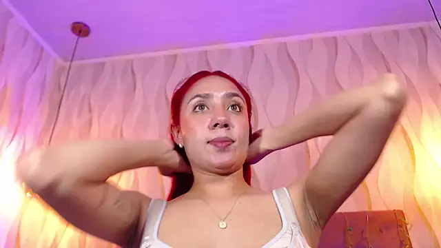 Snapshot of IsabelaLatina chatting on 09-23-25, 02:31 IsabelaLatina online show from 09-23-25, 02:31