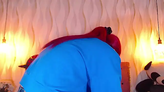 Snapshot of IsabelaLatina chatting on 10-28-25, 01:09 IsabelaLatina online show from 10-28-25, 01:09