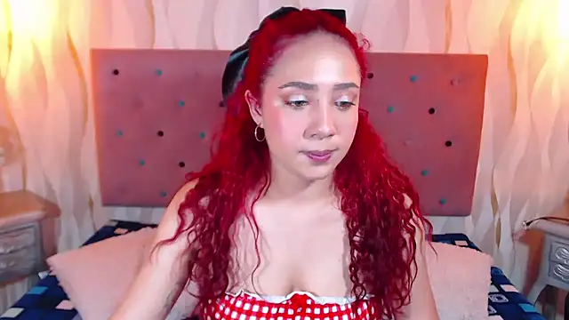 Snapshot of IsabelaLatina chatting on 11-27-25, 08:00 IsabelaLatina online show from 11-27-25, 08:00