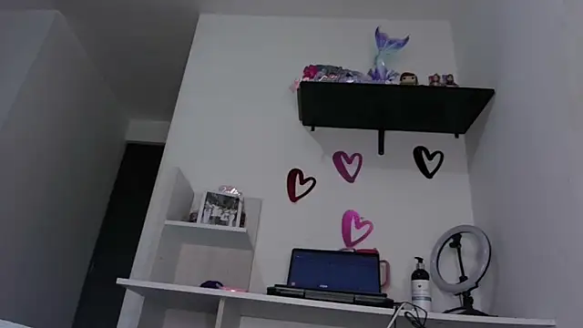 Snapshot of ari_sexy1 chatting on 11-01-25, 01:40 ari sexy1 online show from 11-01-25, 01:40